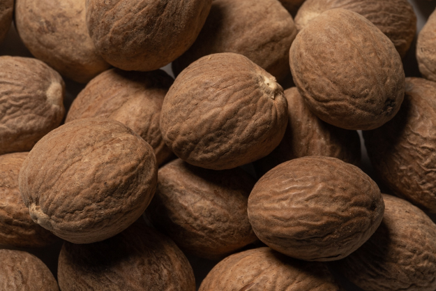 Whole Nutmeg (1 lb.)